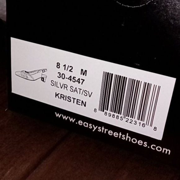 Silver Heels - Picture 4 of 4